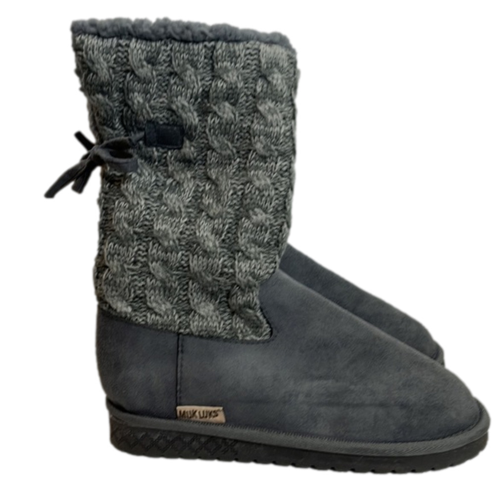 Muk LUKS women’s size 7, gray, in good condition